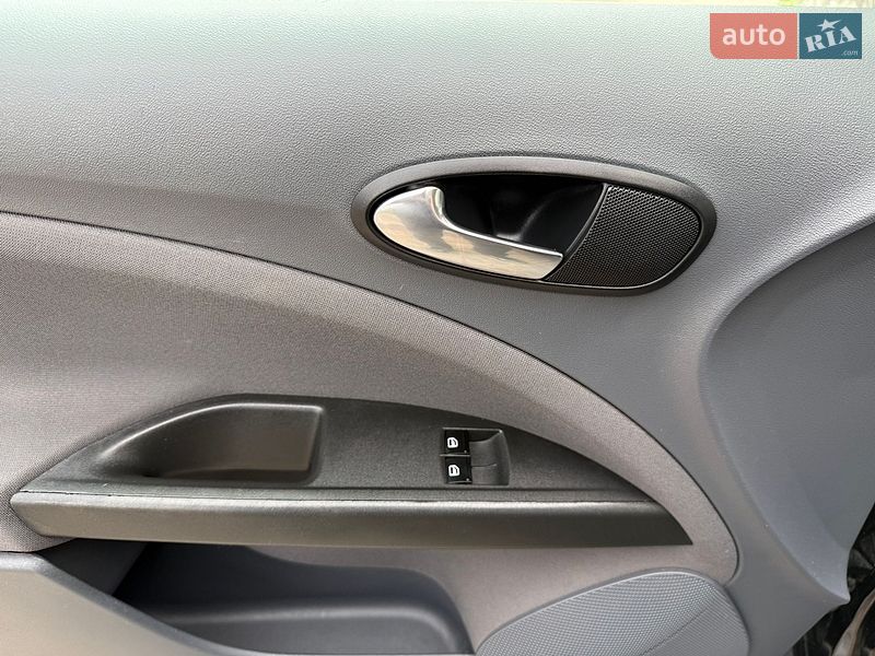Минивэн SEAT Altea 2010 в Луцке
