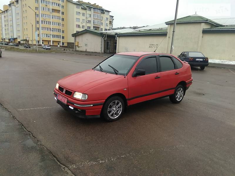 Седан SEAT Cordoba 1996 в Львове