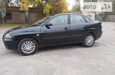 Седан SEAT Cordoba 2004 в Никополе