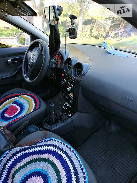 Седан SEAT Cordoba 2004 в Кременці