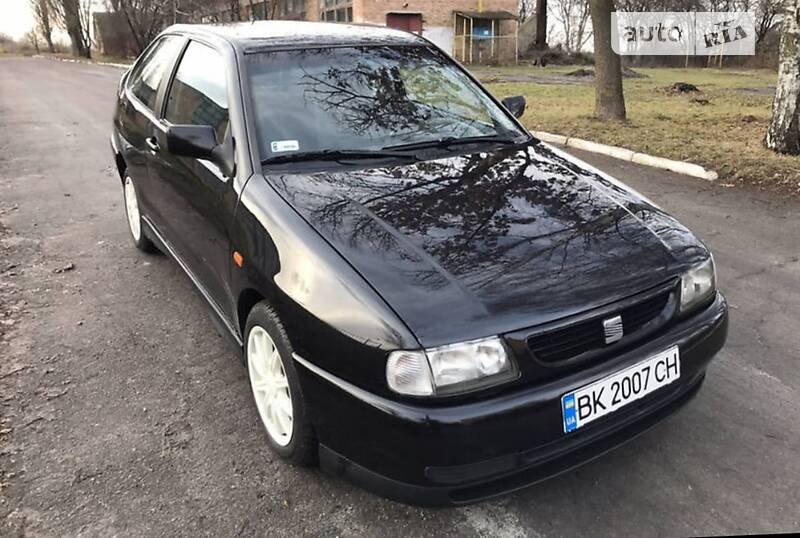 Купе SEAT Cordoba 1999 в Ровно