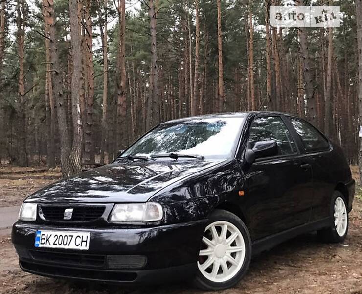 Купе SEAT Cordoba 1999 в Ровно