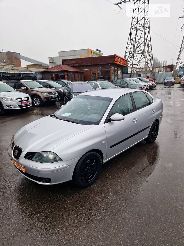 Седан SEAT Cordoba 2004 в Николаеве