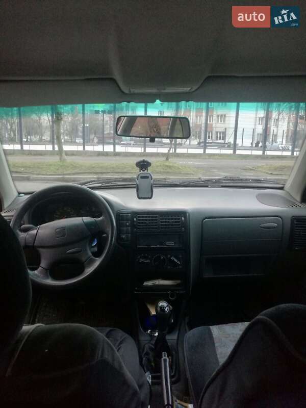 Хэтчбек SEAT Cordoba 1996 в Львове