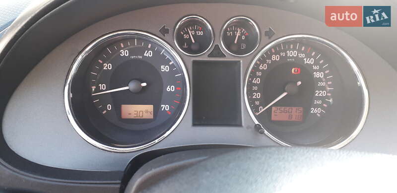 Седан SEAT Cordoba 2007 в Львове