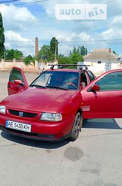 Седан SEAT Cordoba 1997 в Кривому Розі