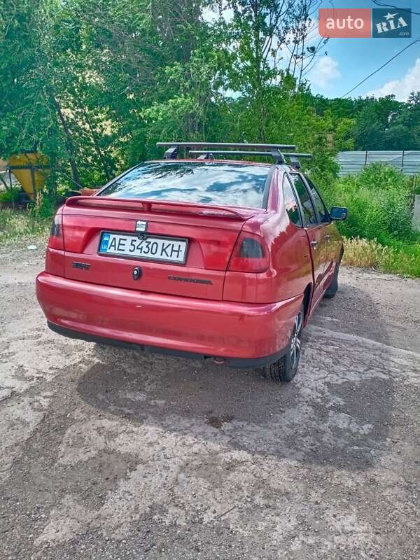 Седан SEAT Cordoba 1997 в Кривом Роге