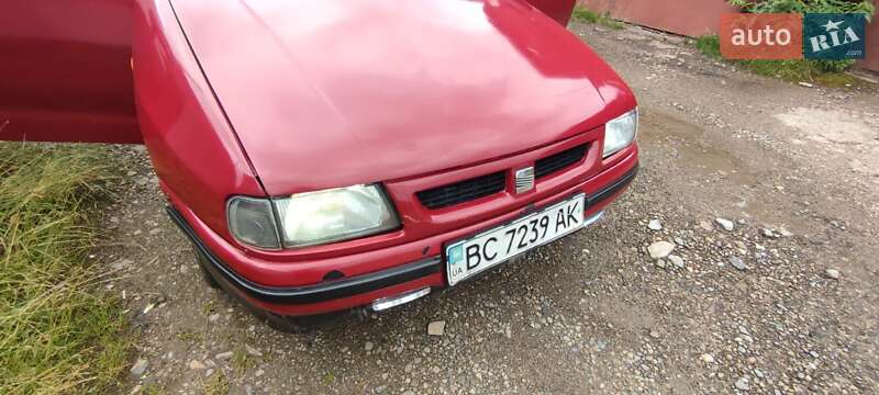 Седан SEAT Cordoba 1996 в Дрогобыче