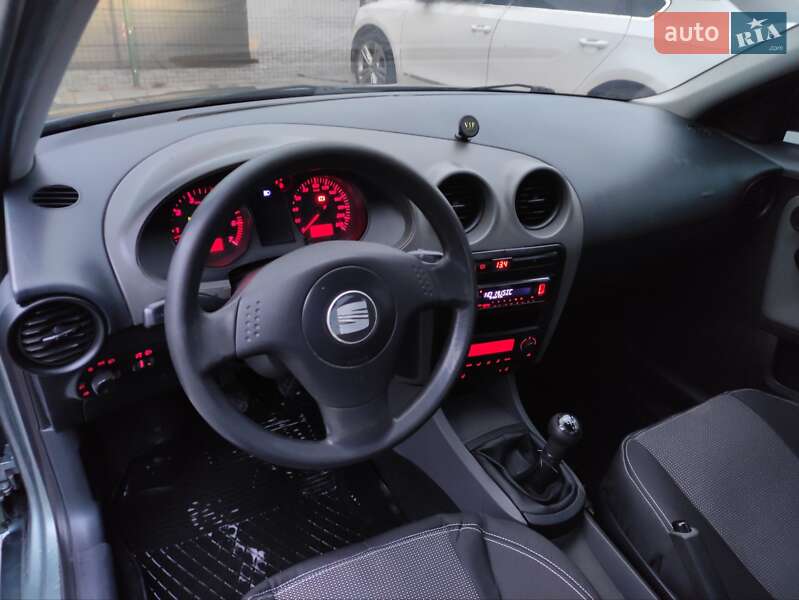 Седан SEAT Cordoba 2004 в Белой Церкви