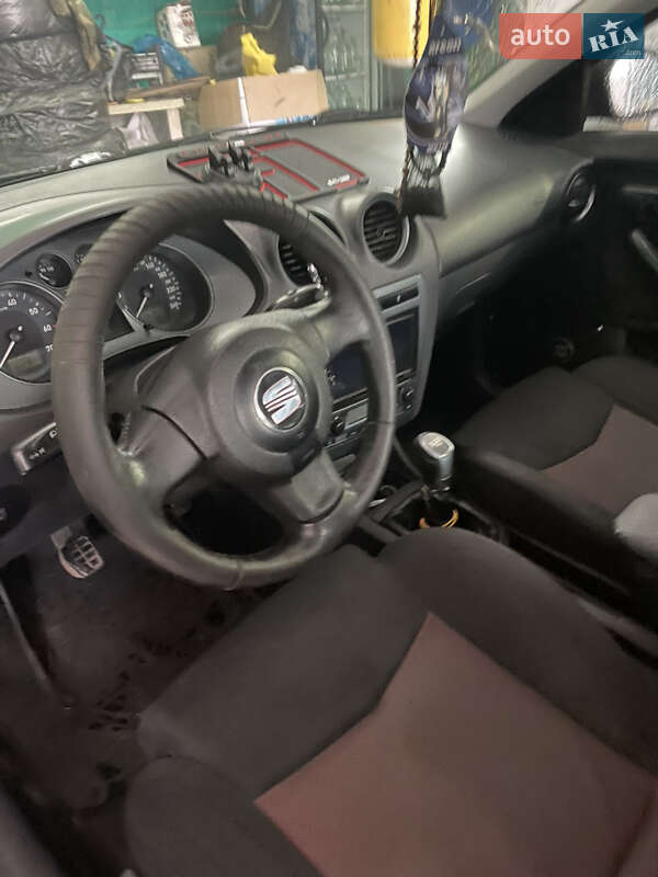 Седан SEAT Cordoba 2008 в Березане