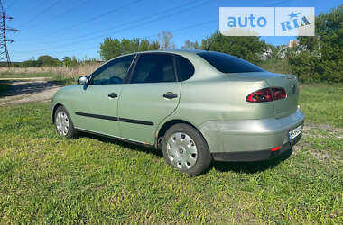 Седан SEAT Cordoba 2005 в Киеве