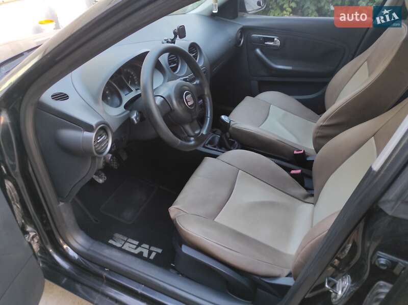 Седан SEAT Cordoba 2008 в Новомосковске