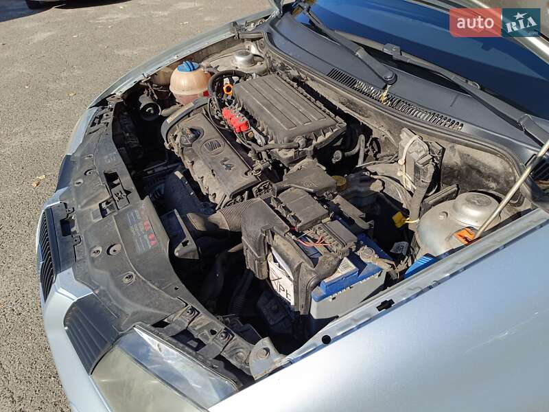 Седан SEAT Cordoba 2009 в Києві