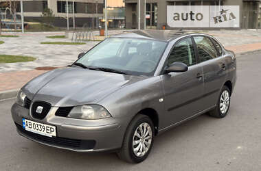 Седан SEAT Cordoba 2003 в Киеве