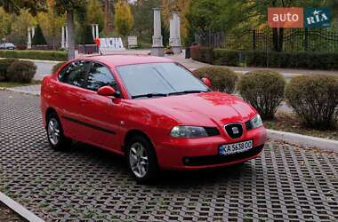 Седан SEAT Cordoba 2003 в Киеве