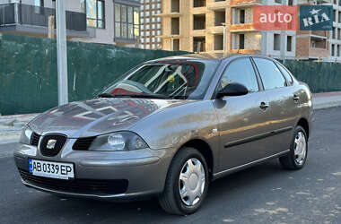 Седан SEAT Cordoba 2003 в Киеве