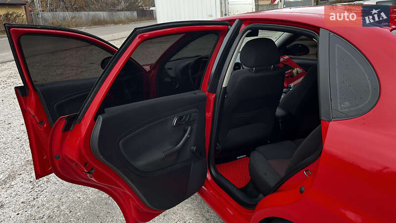 Седан SEAT Cordoba 2007 в Киеве