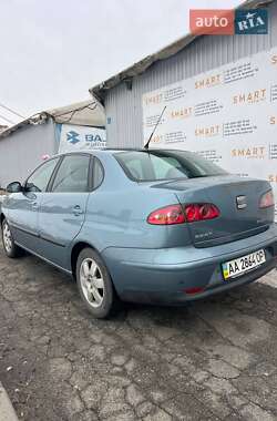 Седан SEAT Cordoba 2005 в Києві