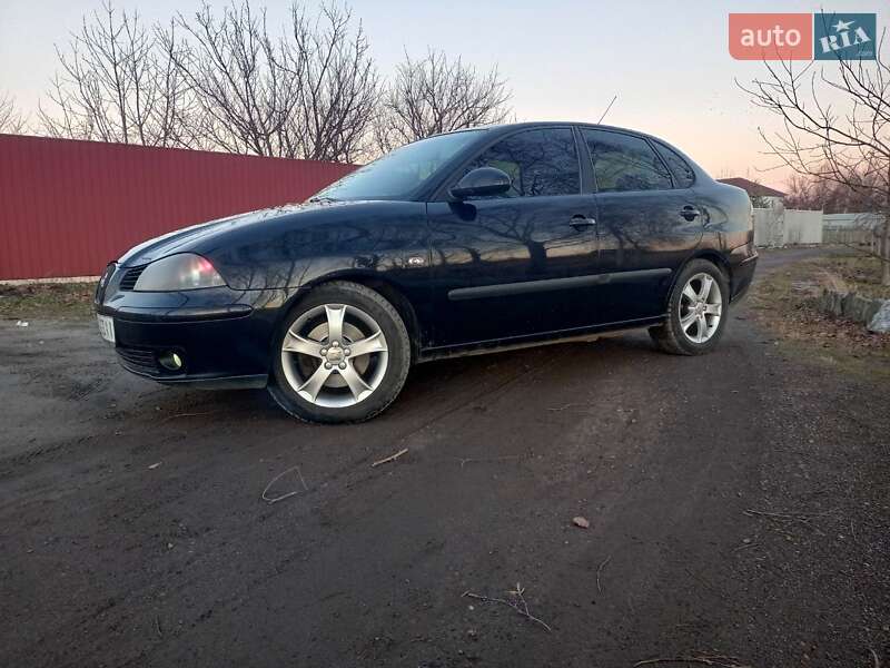 Седан SEAT Cordoba 2007 в Днепре