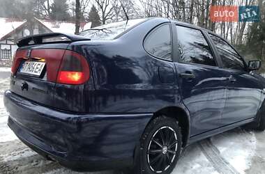 Седан SEAT Cordoba 1996 в Стебнику