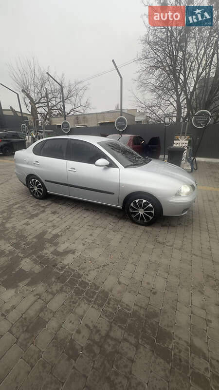 Седан SEAT Cordoba 2008 в Харькове