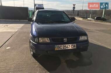 Седан SEAT Cordoba 1995 в Ходореві