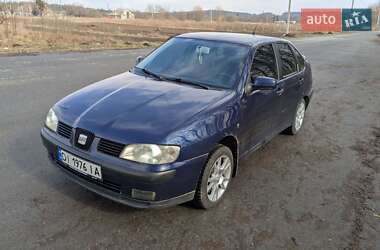 Седан SEAT Cordoba 2001 в Львові