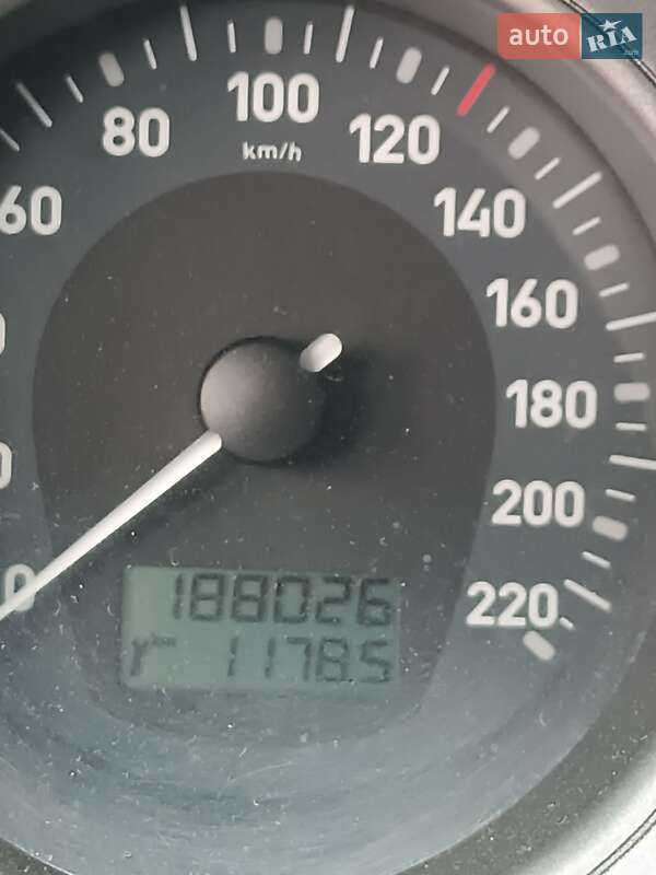 Седан SEAT Cordoba 2007 в Львові