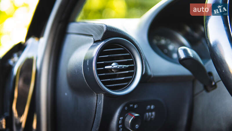 Седан SEAT Cordoba 2007 в Львове