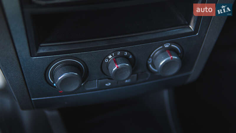 Седан SEAT Cordoba 2007 в Львове