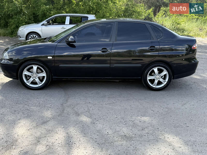 Седан SEAT Cordoba 2007 в Днепре