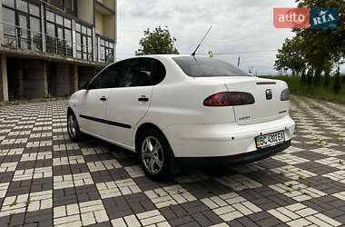 Седан SEAT Cordoba 2004 в 
