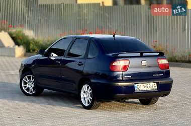 Седан SEAT Cordoba 2001 в 