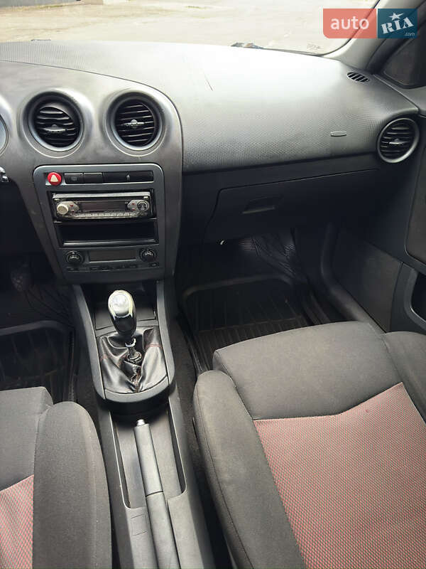 Седан SEAT Cordoba 2008 в Чернигове
