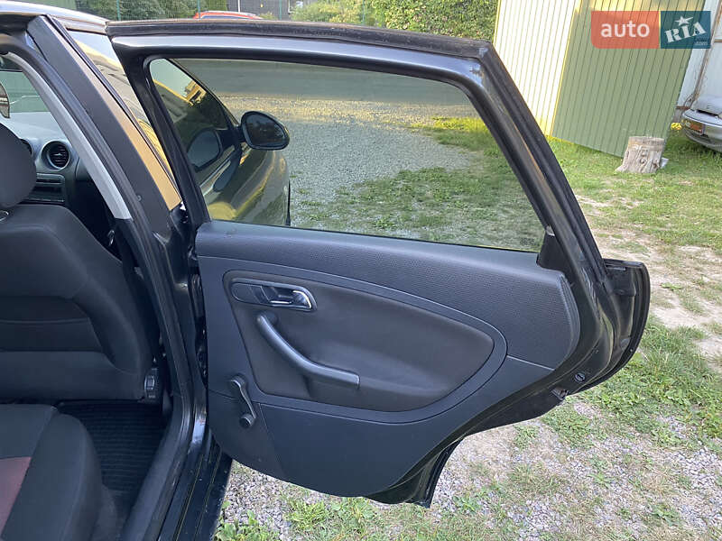 Седан SEAT Cordoba 2008 в Киеве