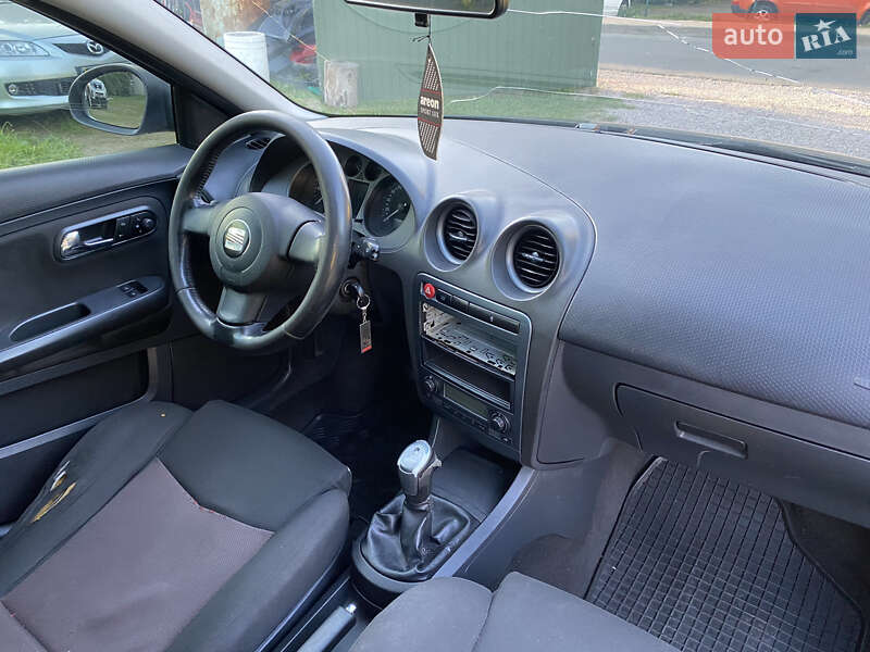 Седан SEAT Cordoba 2008 в Киеве