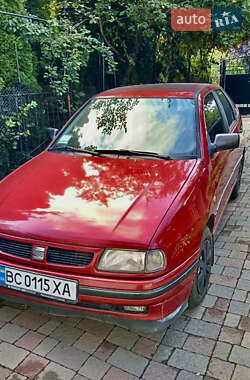 Седан SEAT Cordoba 1995 в Львові