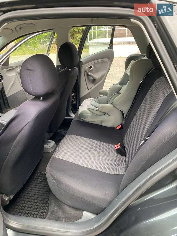 Седан SEAT Cordoba 2009 в Львове фото 10 Седан SEAT Cordoba 2009 в Львове