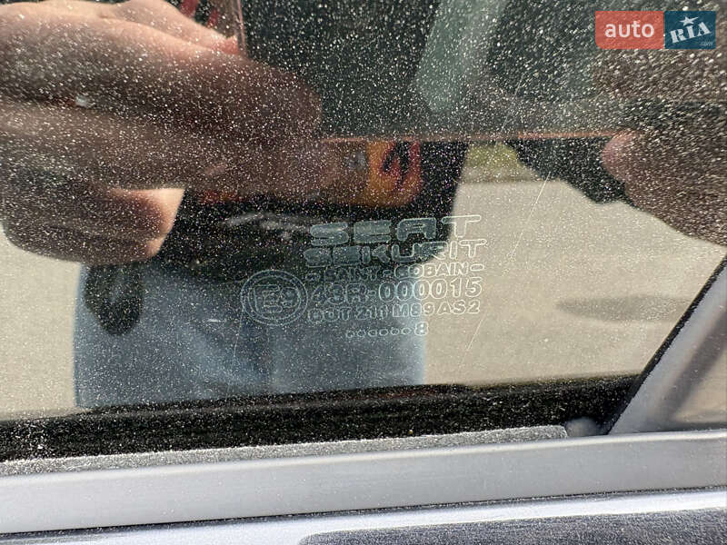 Седан SEAT Cordoba 2008 в Днепре