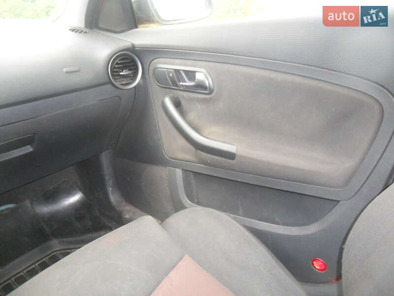 Седан SEAT Cordoba 2007 в Смеле