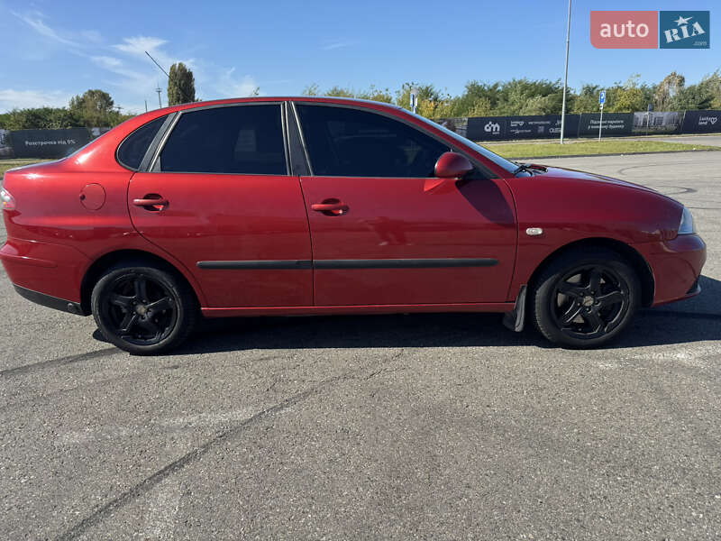 Седан SEAT Cordoba 2007 в Киеве