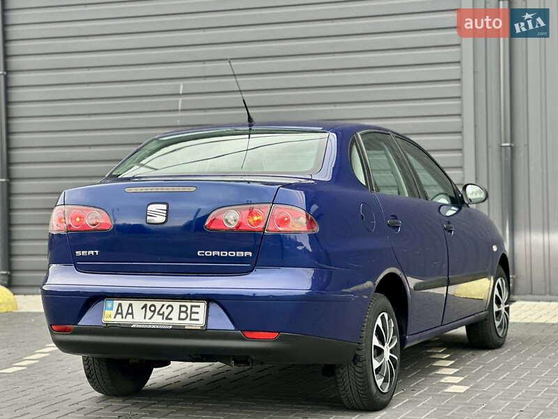 Седан SEAT Cordoba 2003 в Кропивницком