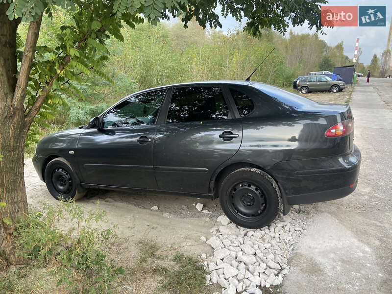 Седан SEAT Cordoba 2008 в Киеве