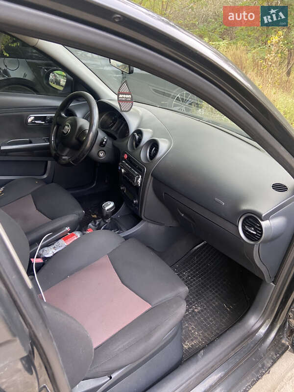 Седан SEAT Cordoba 2008 в Киеве
