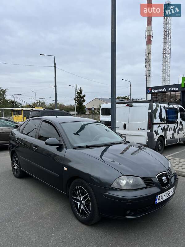 Седан SEAT Cordoba 2008 в Киеве