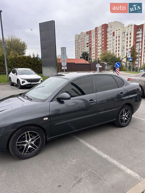 Седан SEAT Cordoba 2008 в Киеве