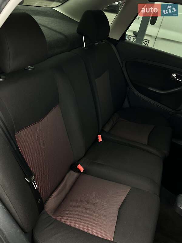 Седан SEAT Cordoba 2008 в Киеве