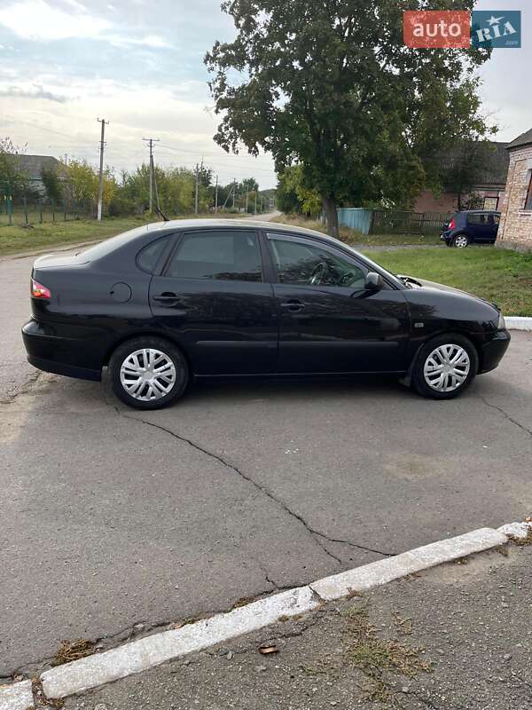 Седан SEAT Cordoba 2006 в Умани
