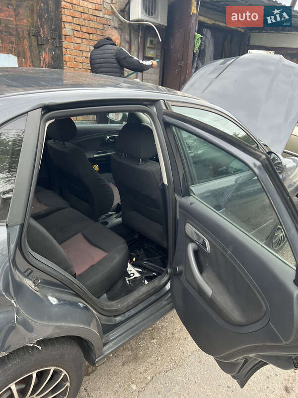 Седан SEAT Cordoba 2008 в Запорожье