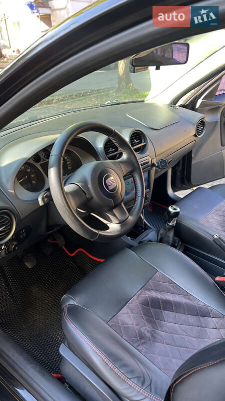 Седан SEAT Cordoba 2008 в Кривому Розі
